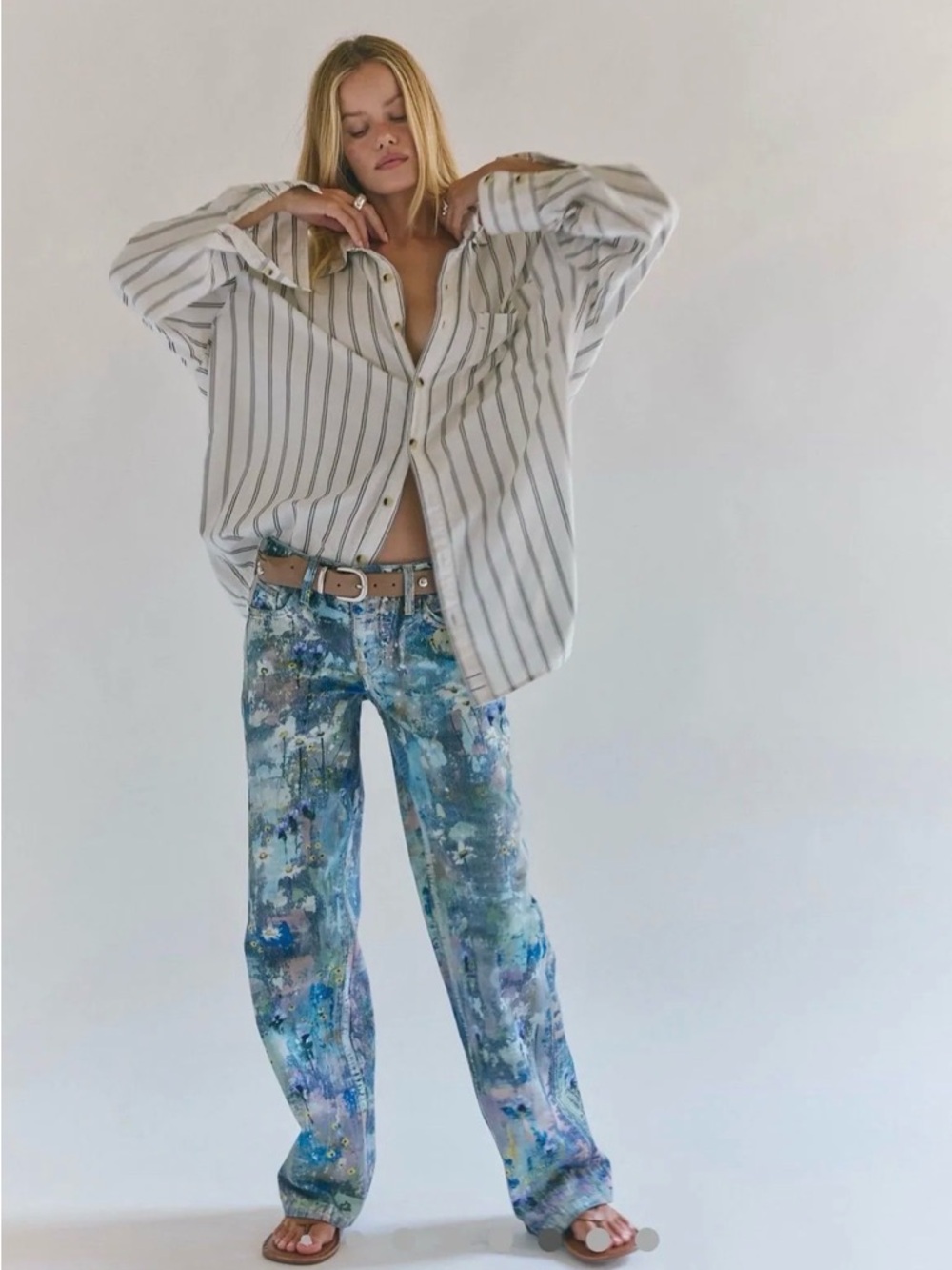 We The Free Tennessee Low-Rise
Illusions Jeans in Floral Canvas Size 27 NWT - Picture 2 of 11